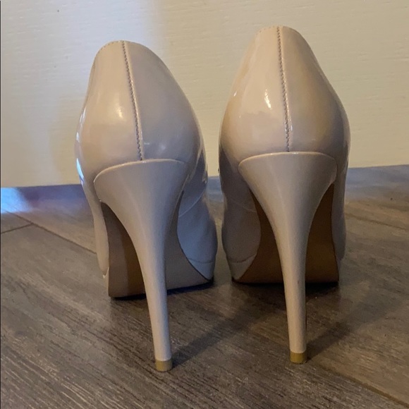 Stunning nude shoes - Picture 3 of 4